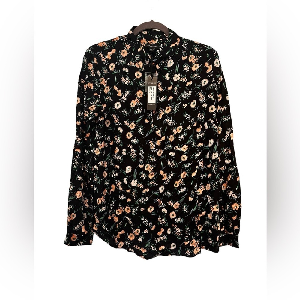 NWT Black Floral Top​​ - Picture 2 of 4
